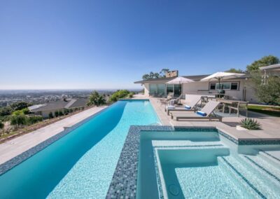 Infinity Swimming Pool – Thousand Oaks